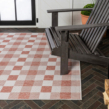 Darcy Traditional Geometric Bold Gingham Area Rug